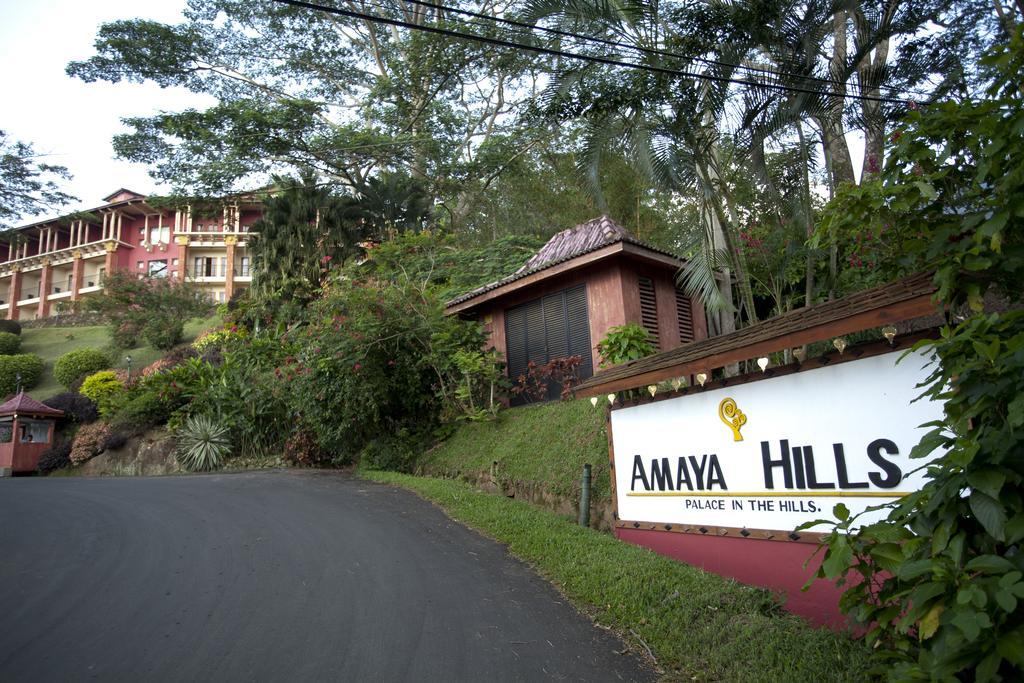 Amaya Hills Канди Екстериор снимка